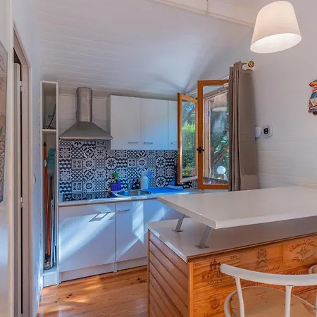 La Maisonnette En Bois *