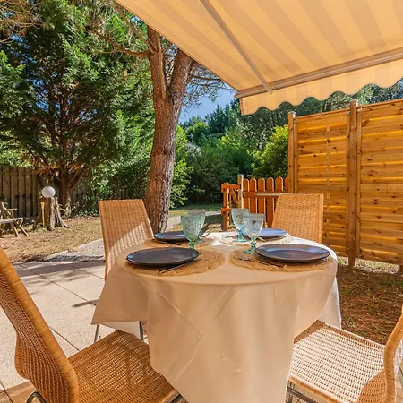 Апартаменты La Maisonnette En Bois