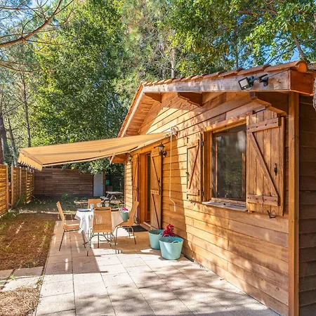 La Maisonnette En Bois Saumos