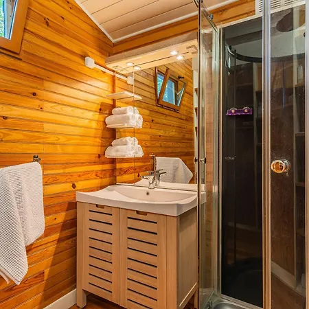 Апартаменты La Maisonnette En Bois *