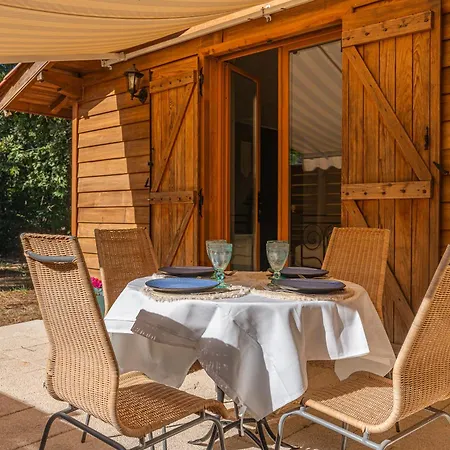 La Maisonnette En Bois Saumos