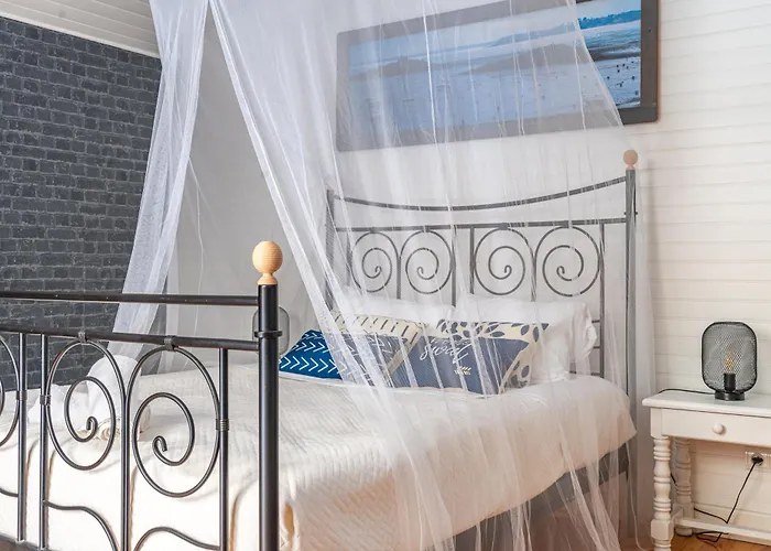 La Maisonnette En Bois * Saumos