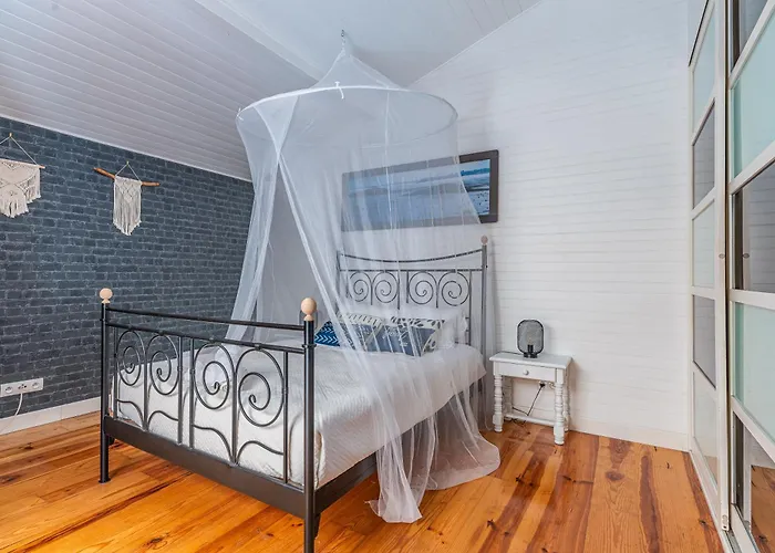 La Maisonnette En Bois Saumos