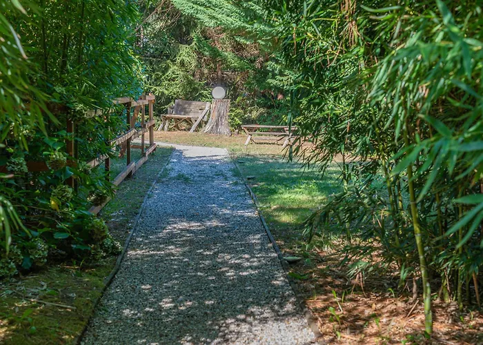 La Maisonnette En Bois *