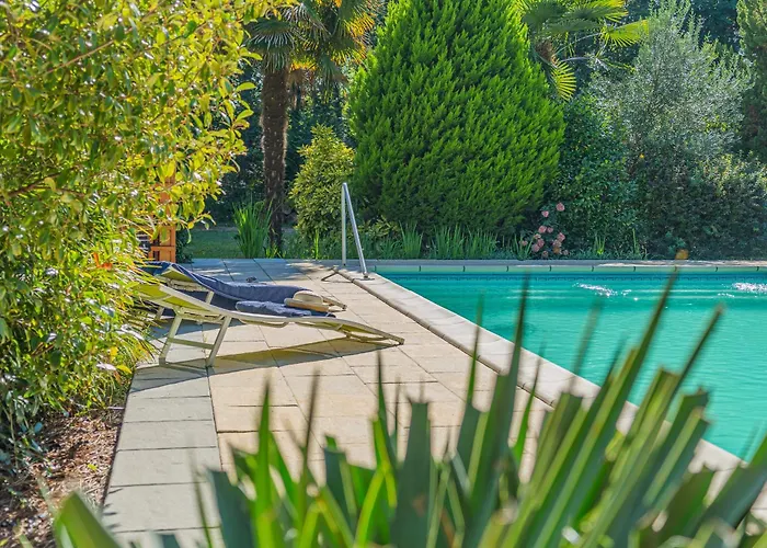 La Maisonnette En Bois * Saumos