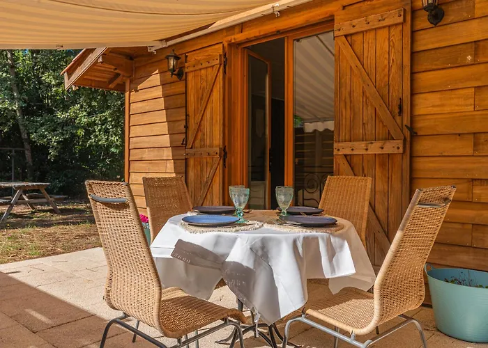 La Maisonnette En Bois Saumos